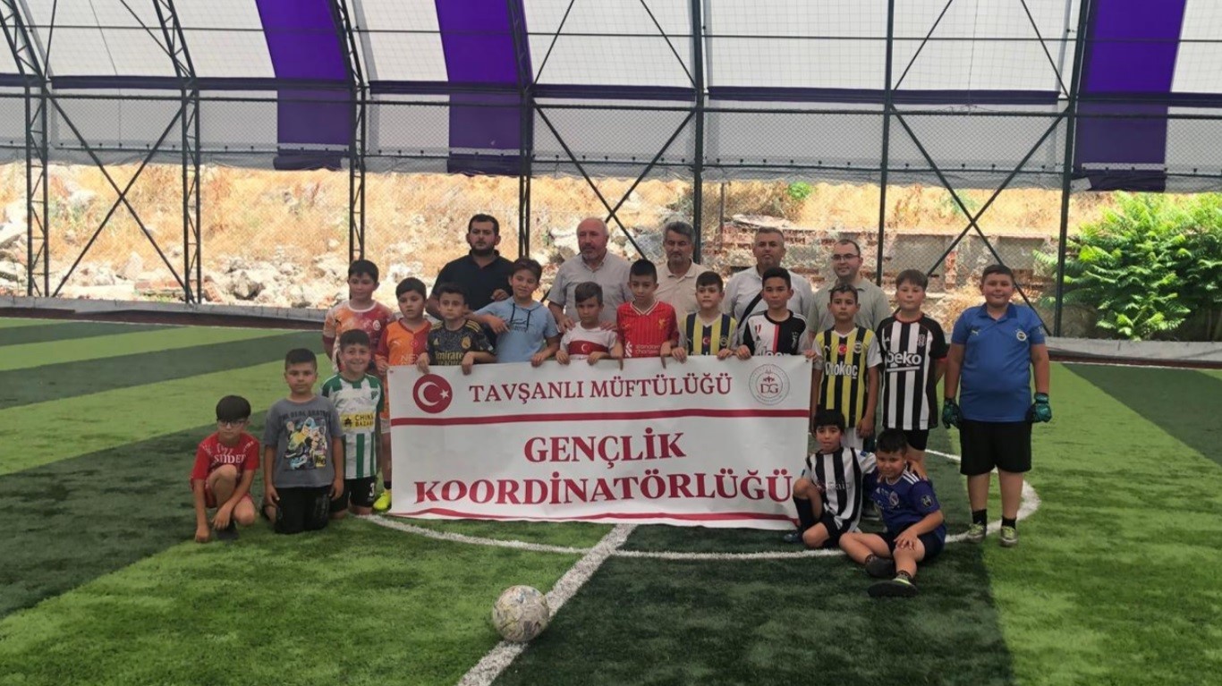 Tavşanlı’da Yaz Kur’an Kursları öğrencileri futbol turnuvasıyla sosyalleşiyor