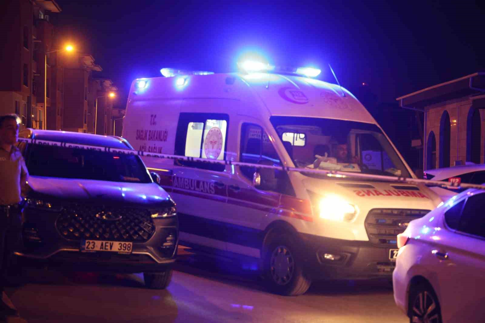 Elazığ’da iki aile arasında bıçaklı kavga : 3 yaralı