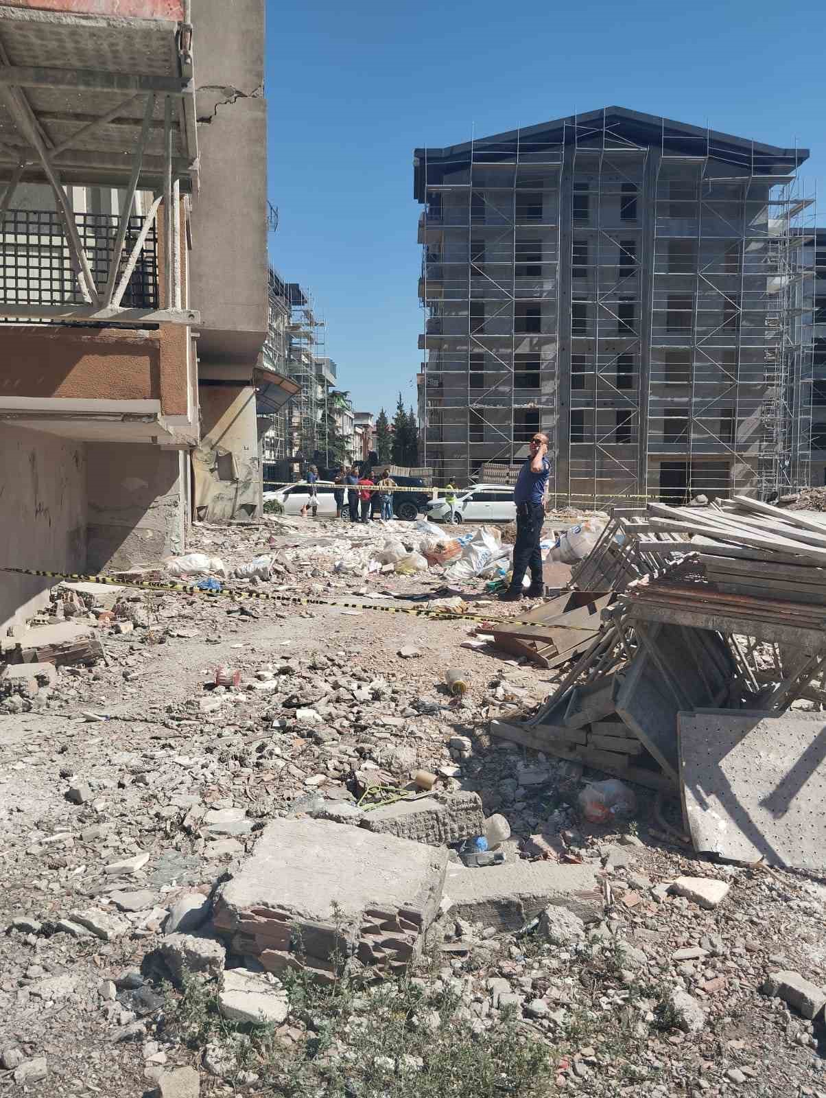 Kahramanmaraş’ta inşaattan atılan molozlar çocukların üzerine düştü: 3 yaralı