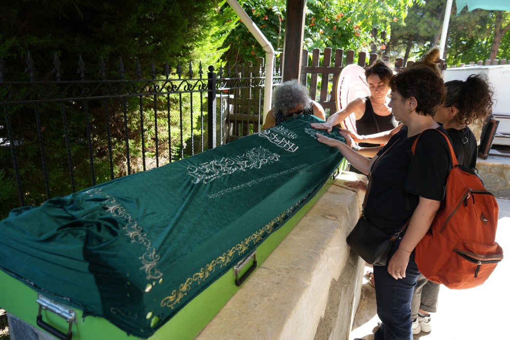 Kurtlar Vadisi dizisinin ’Kibritçi Çevat’ı Şekip Taşpınar son yolculuğuna uğurlandı