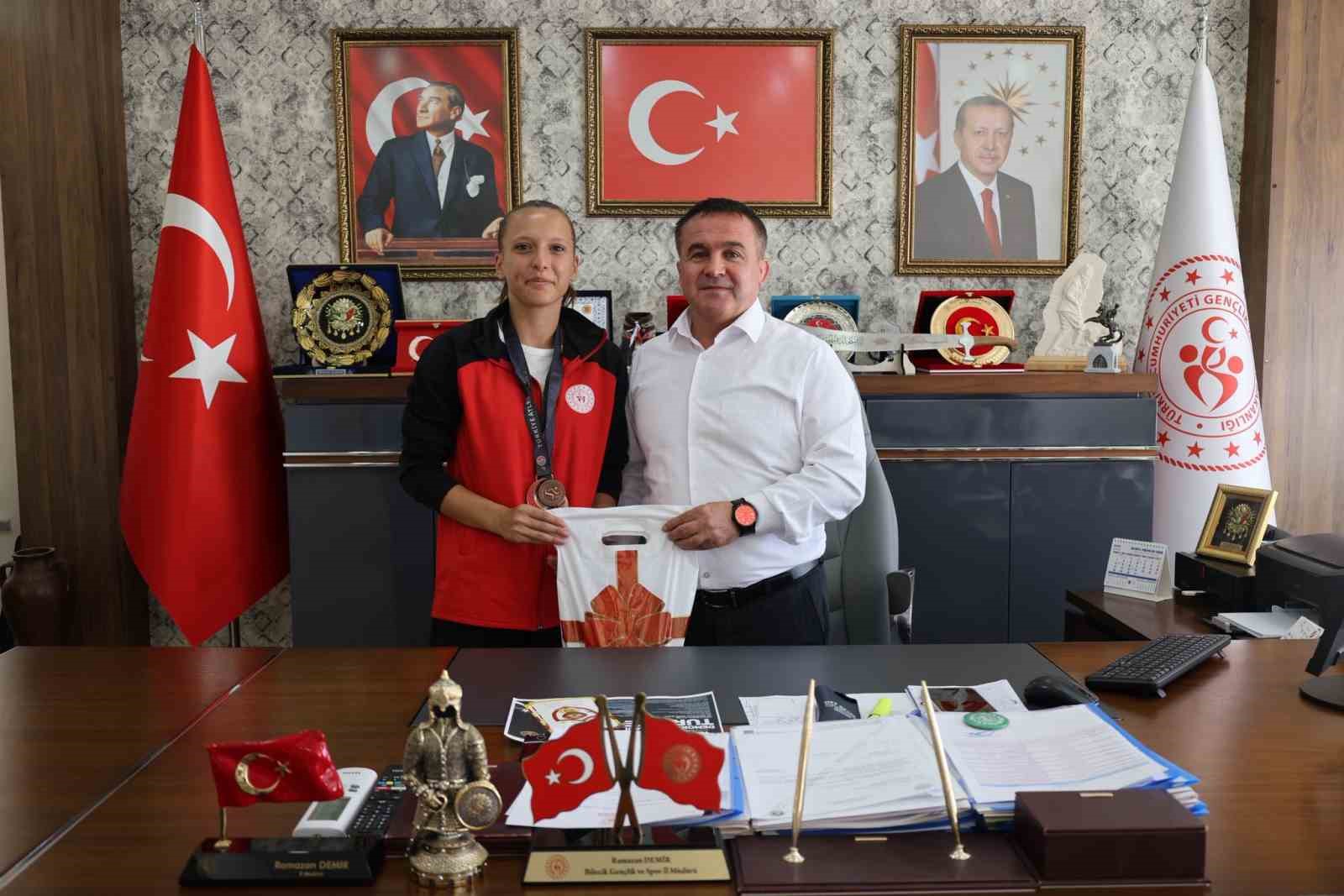 Ayla Köse’den gurur veren başarı