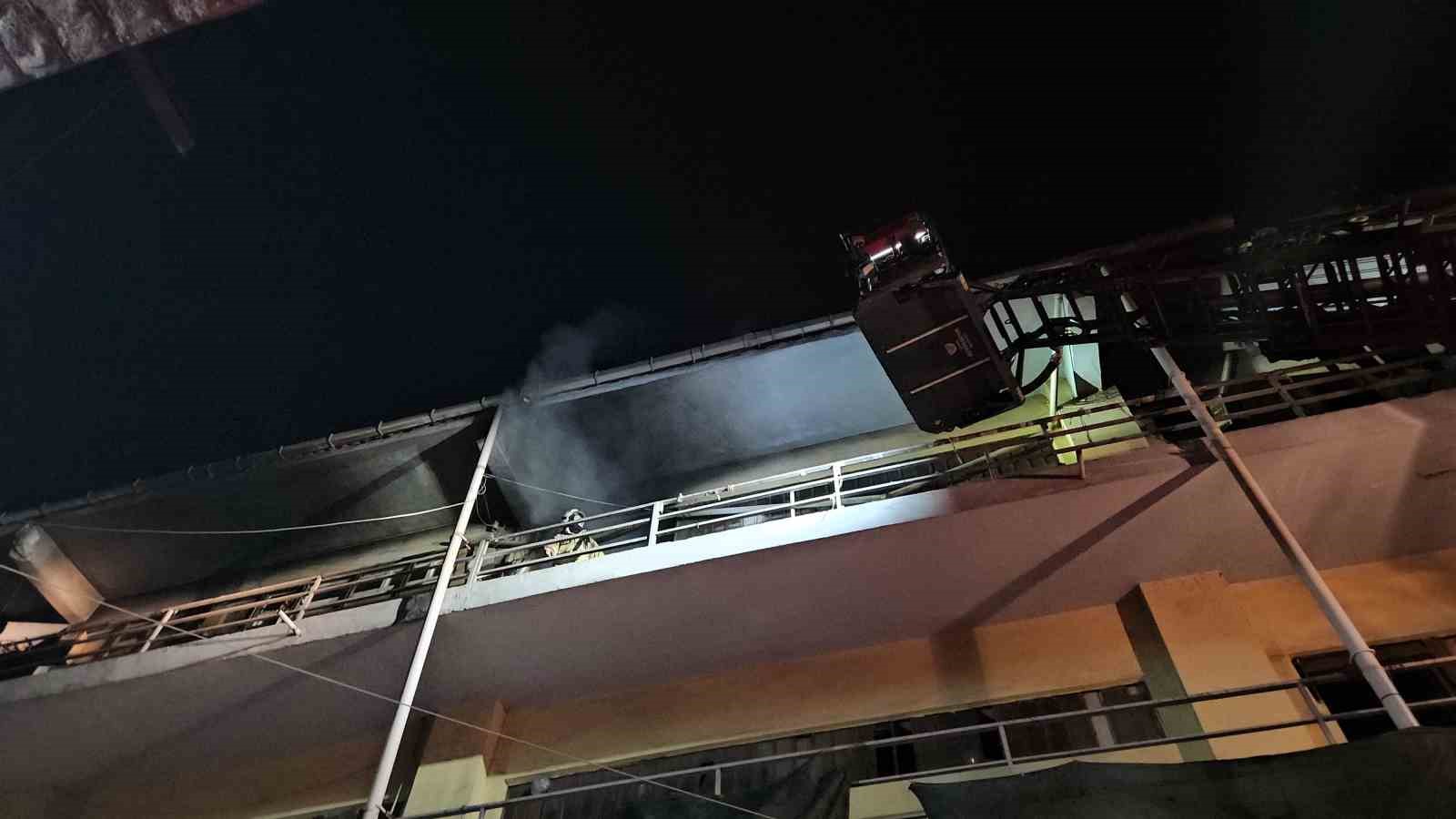 Zeytinburnu’nda atölye alevlere teslim oldu