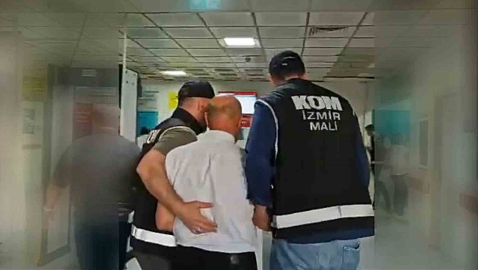 İzmir Büyükşehir’deki yolsuzluk operasyonuna ilişkin görüntüler paylaşıldı