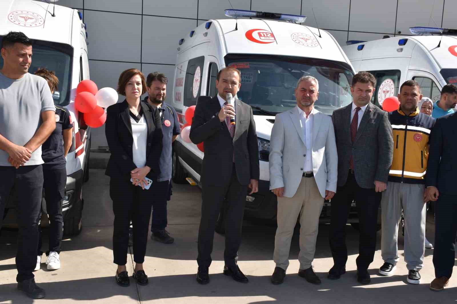 Aydın’da 3 yeni ambulans sağlık filosuna katıldı