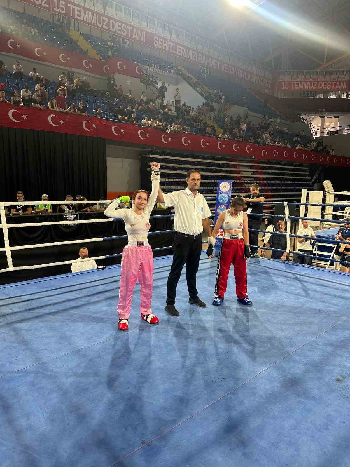 Bitlisli sporcular, Kickboks Türkiye Şampiyonası’nda büyük başarı elde etti