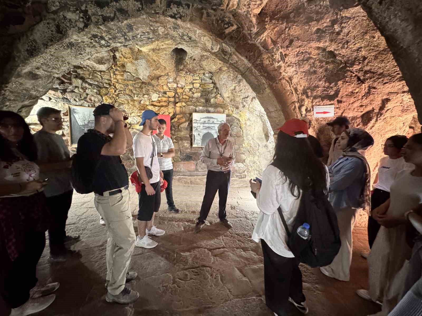 Gençler Koramaz Vadisi Doğa Yürüyüşü ile doğanın kalbine dokundu