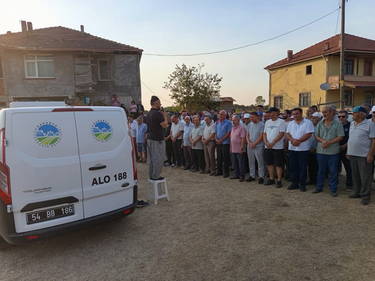 Biri kazada, diğeri hastanede vefat eden çift yan yana toprağa verildi