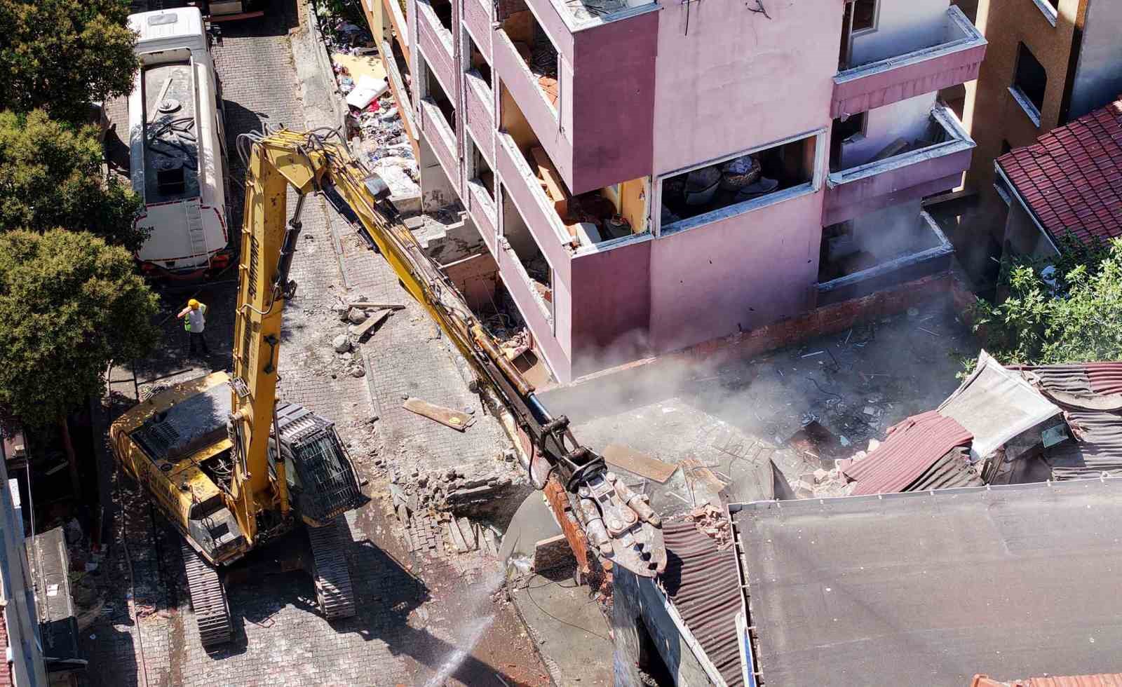 Bahçelievler’de kentsel dönüşüm kapsamında 69 bağımsız bölüm yıkıldı