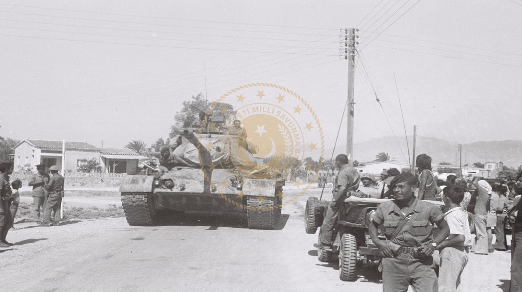 51 yıl sonra gelen arşiv: Kıbrıs Harekatı’ndan ilk kez yayınlanan fotoğraflar