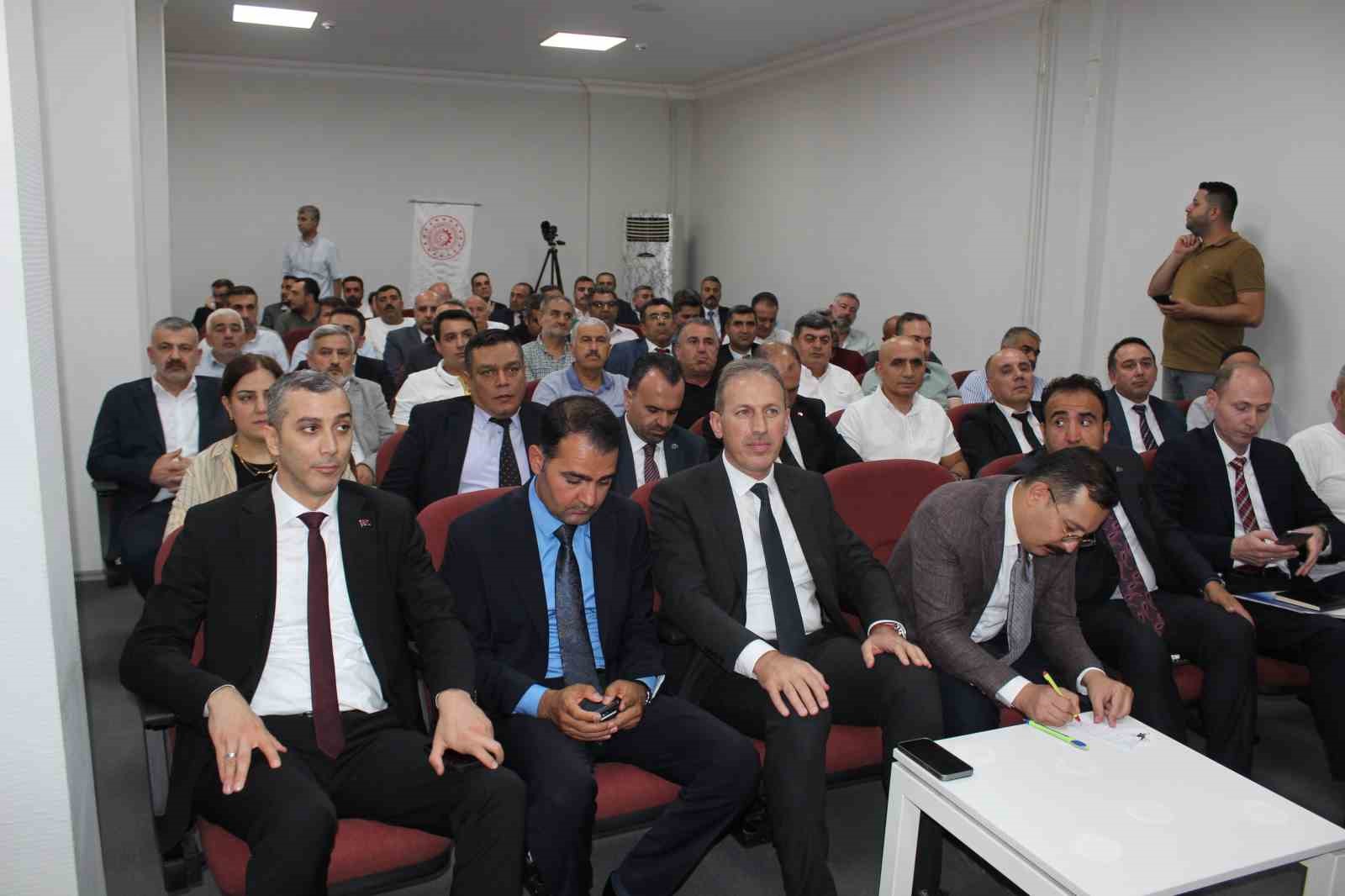 Sanayi ve Teknoloji Bakanı Kacır, Siirt’te iş insanlarıyla bir araya geldi