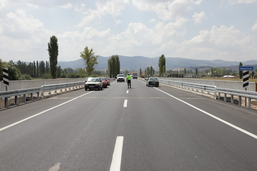 Vali Musa Işın, Hisarcık-Emet köprüsünde incelemelerde bulundu