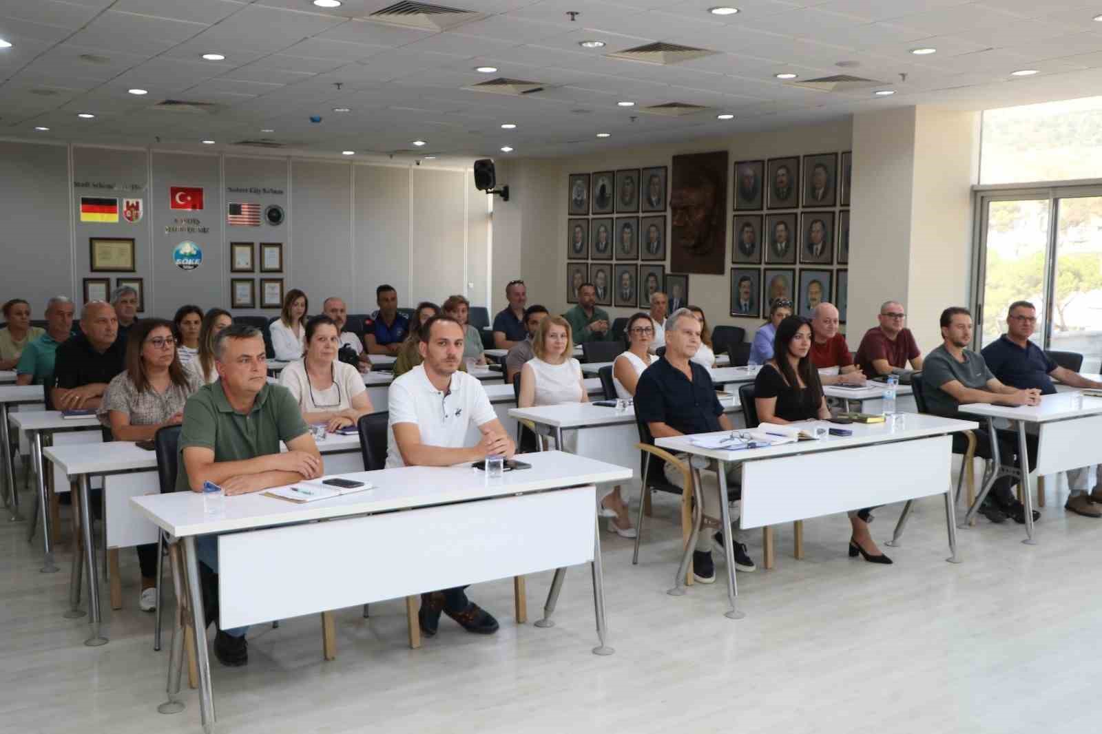 Başkan Arıkan’dan, belediye bürokratlarıyla hizmet odaklı toplantı