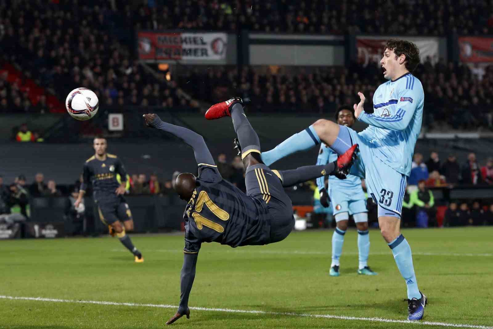 Fenerbahçe, Feyenoord deplasmanında