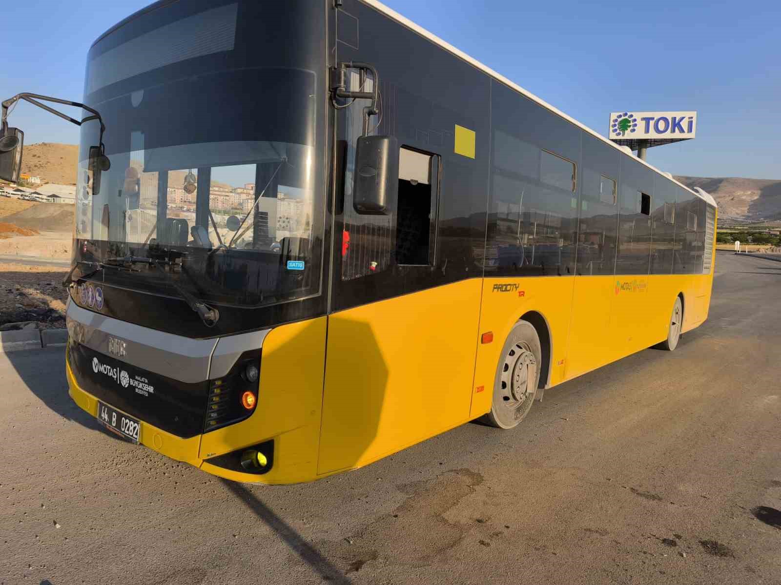 Malatya’da üç aracın karıştığı kazada 1 kişi yaralandı