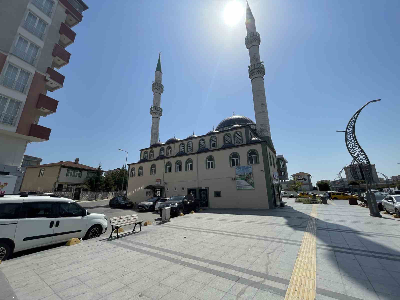 Kapaklı’da 10 yaşındaki Hami’nin okuduğu ezan cemaatten tam not aldı