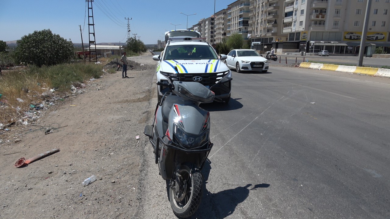 Kilis’te otomobil motosiklete çarptı: 2 yaralı