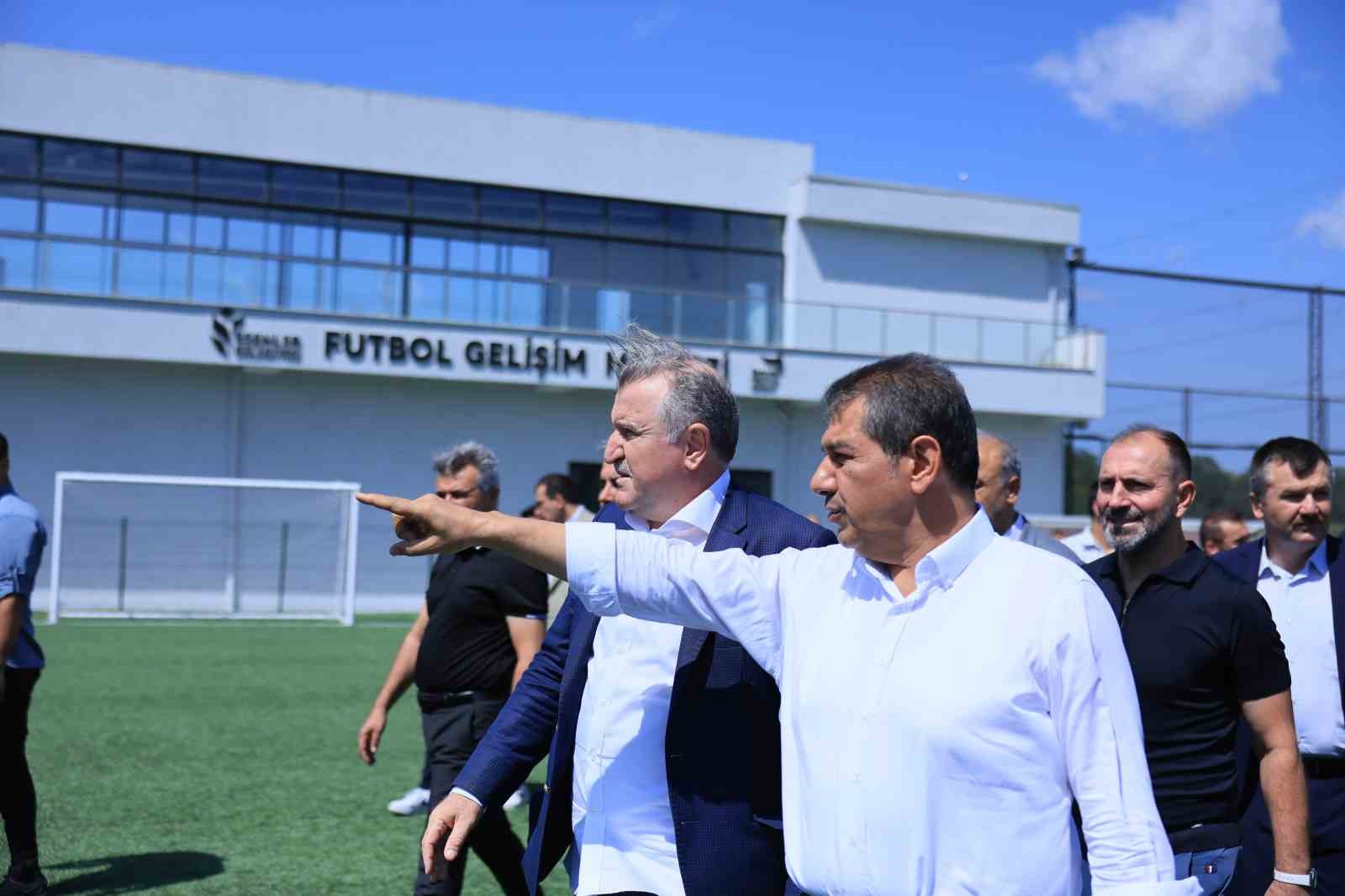 Türkiye’nin ilk futbol gelişim merkezi hizmete başladı