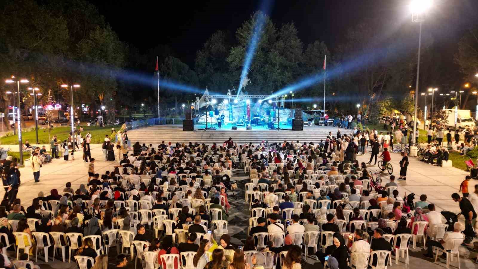 İnegöl, Aydın Şahin ile coştu