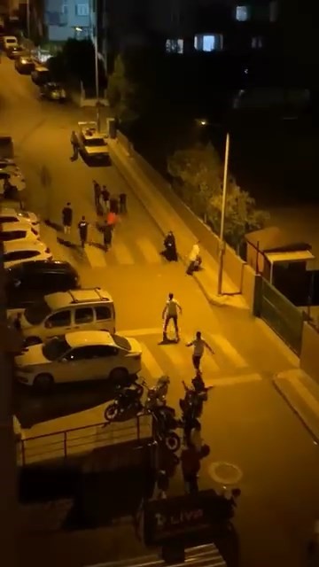 Bursa’da mahallenin gençleri bir birine girdi