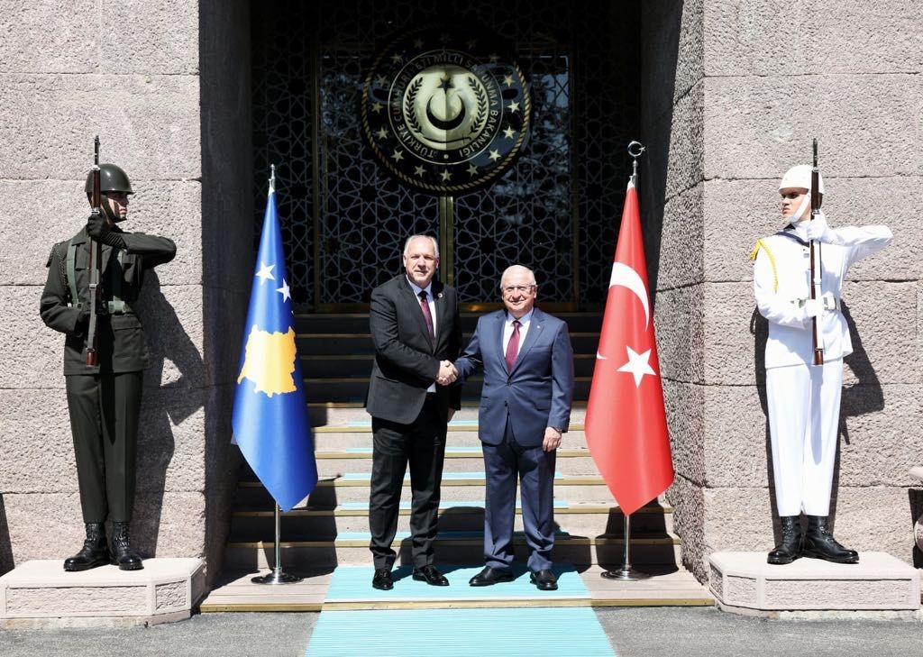 Bakan Güler, Kosova Bölgesel Kalkınma Bakanı Damka ile bir araya geldi