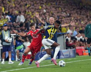 UEFA Şampiyonlar Ligi: Fenerbahçe: 0 - Benfica: 0 (İlk yarı)