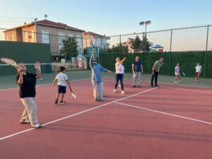 Aileler çocuklarıyla birlikte sporun keyfini çıkardı