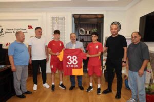 Galatasaray’a transfer olan Talaslı yıldızlardan Başkan Yalçın’a ziyaret