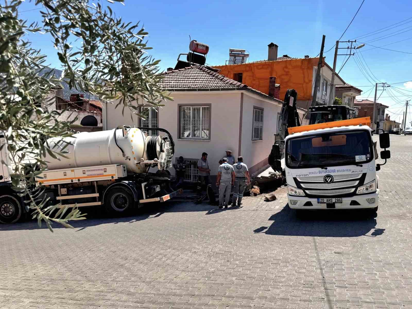 Başkan Tatık yaşlı kadının talebi üzerine çalışmaları kendi yönetti
