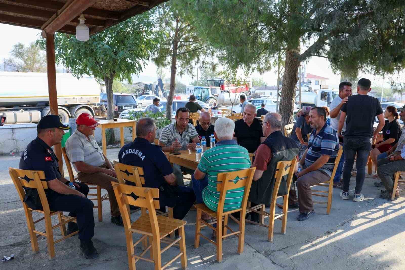 Vali Toraman tahliye edilen köylere geri dönen vatandaşları ziyaret etti
