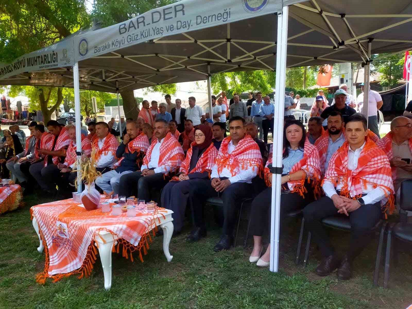 Festivalde en güzel kuzu ve buzağı seçildi