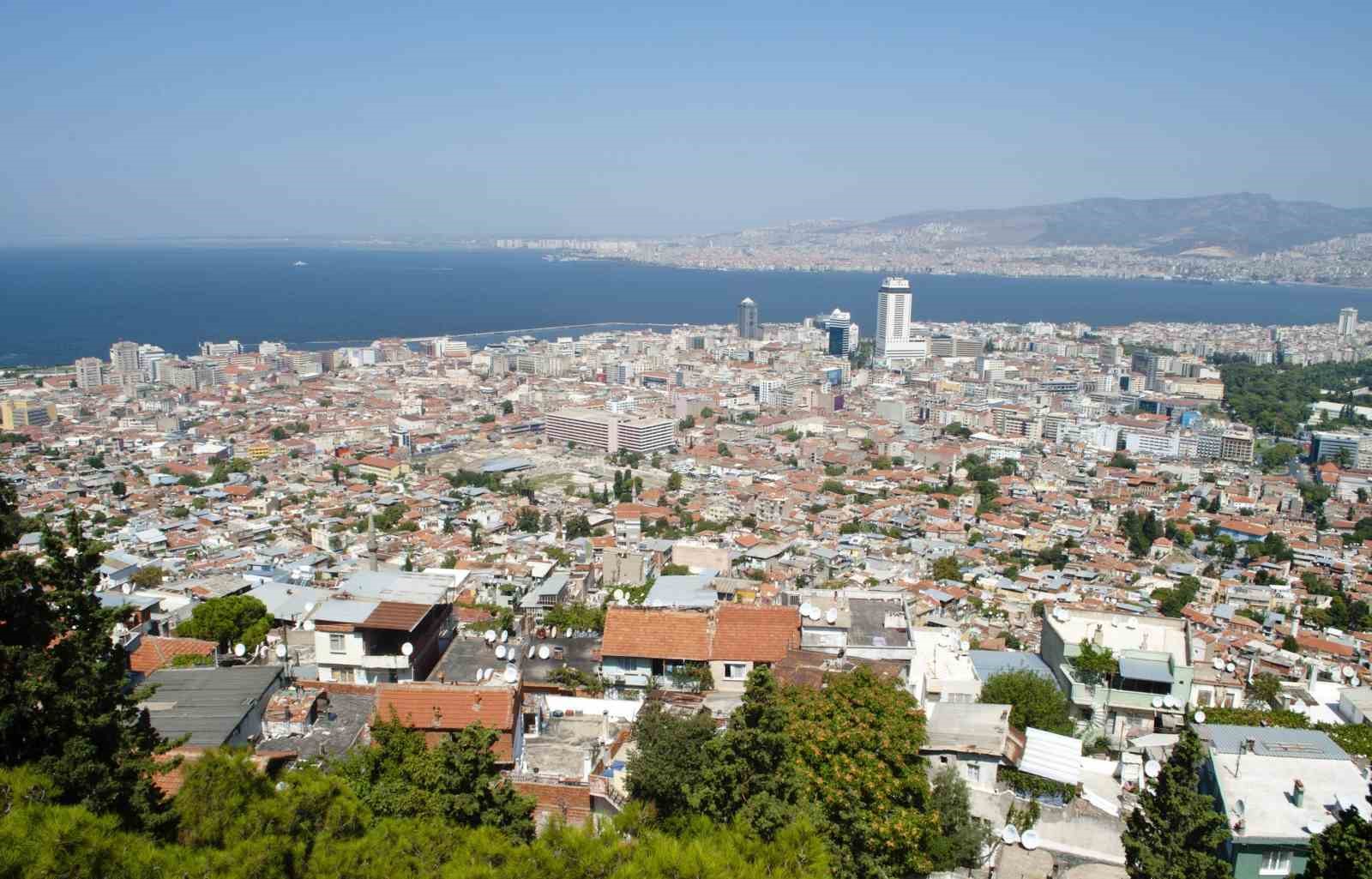 İzmir’de vatandaşlar konut alımı için 20 yaş üzeri dairelere yöneliyor