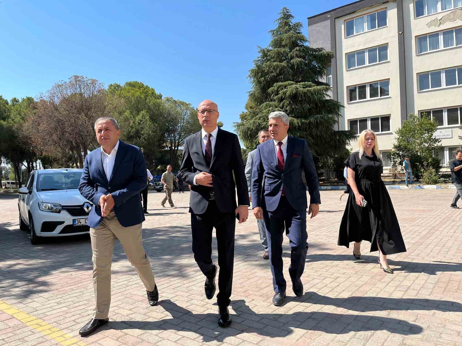 Yükümlülerden eğitime katkı: Okullar temizleniyor ve boyanıyor