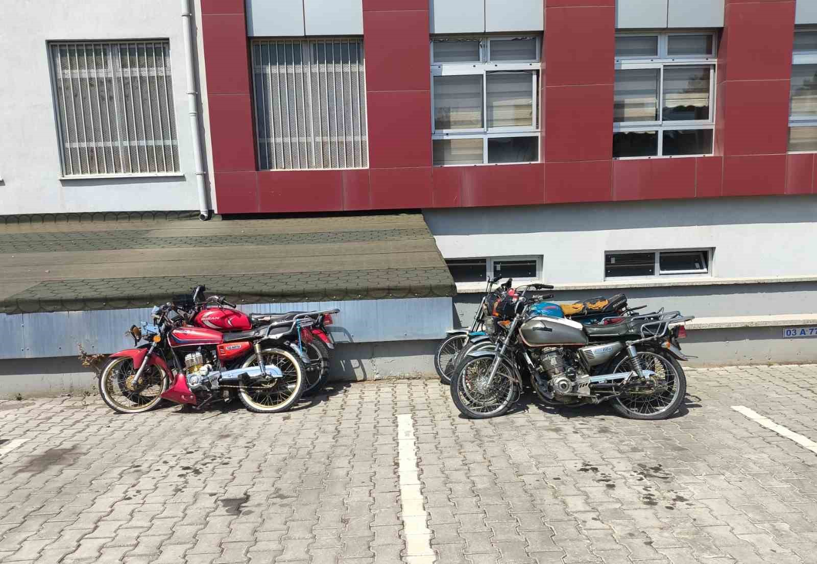 Bolvadin’de motosiklet denetimleri sürüyor