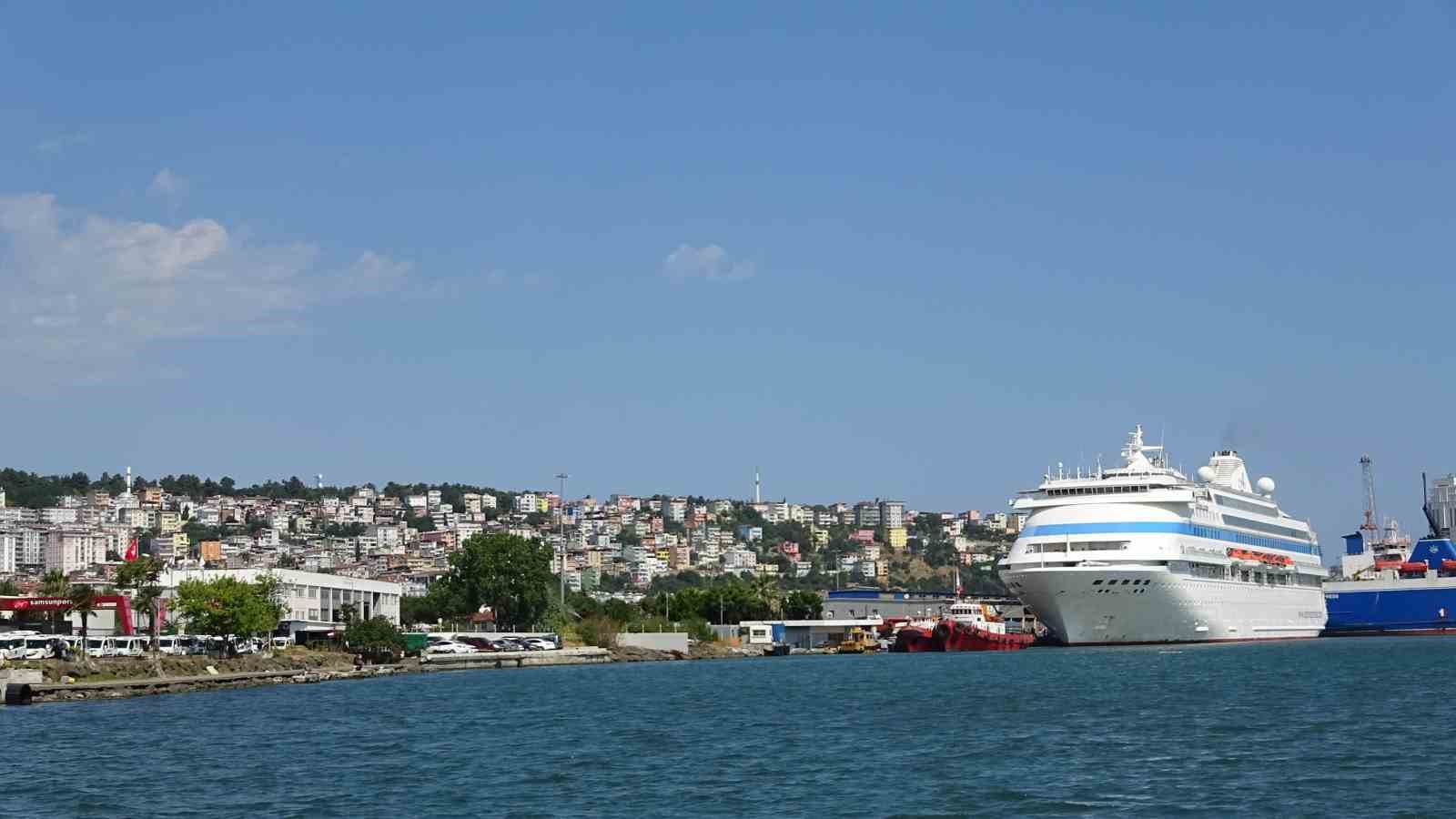 Bin 117 Rus turisti taşıyan kruvaziyerin Türkiye’deki 4. adresi Samsun oldu