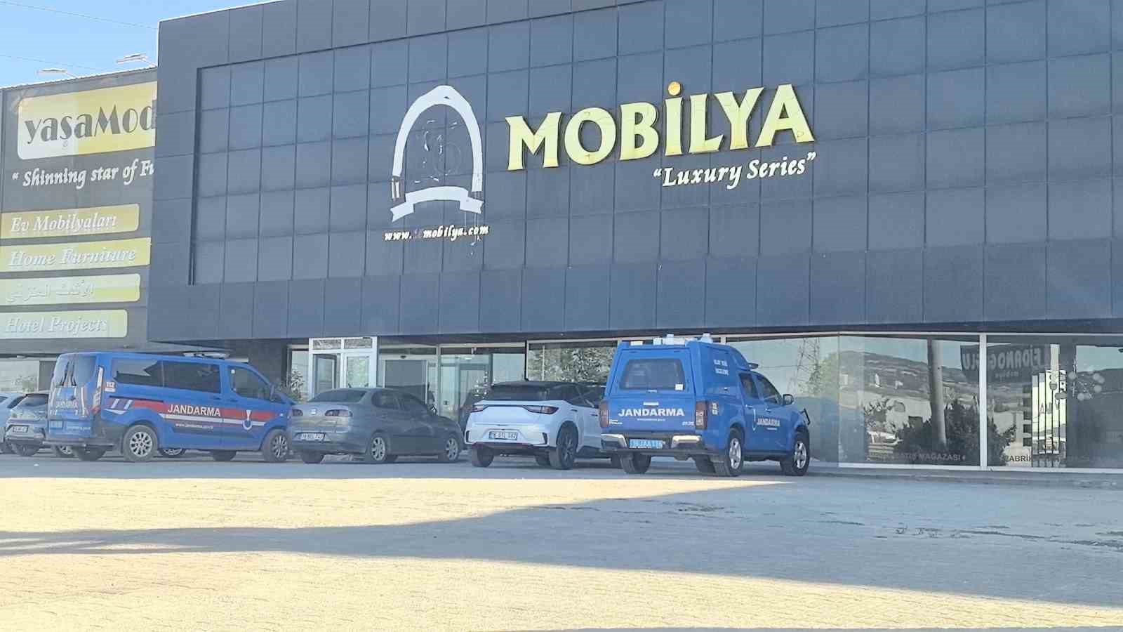 Asansör boşluğuna düşen işçi ağır yaralandı