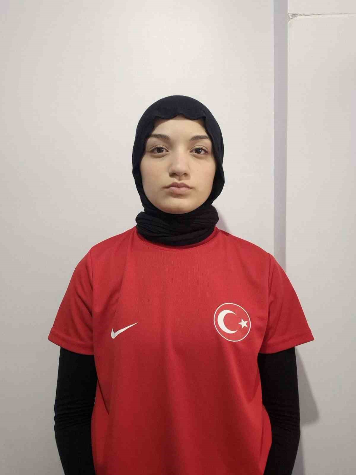 Körfezli karateciler İsviçre’de madalya avına çıkacak