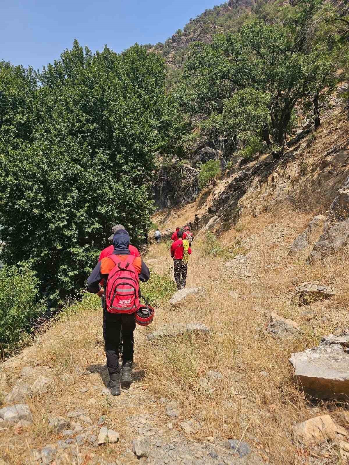 Avaşin Deresi’nde kaybolan çocuğu arama çalışmaları yeniden başladı