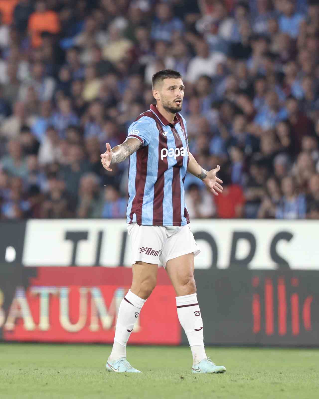 Trendyol Süper Lig: Trabzonspor: 1 - Antalyaspor: 0 (İlk yarı)