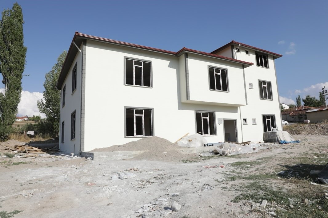 Emet Gürpınar Köylüleri kendi imkanlarıyla sosyal tesis yapıyor