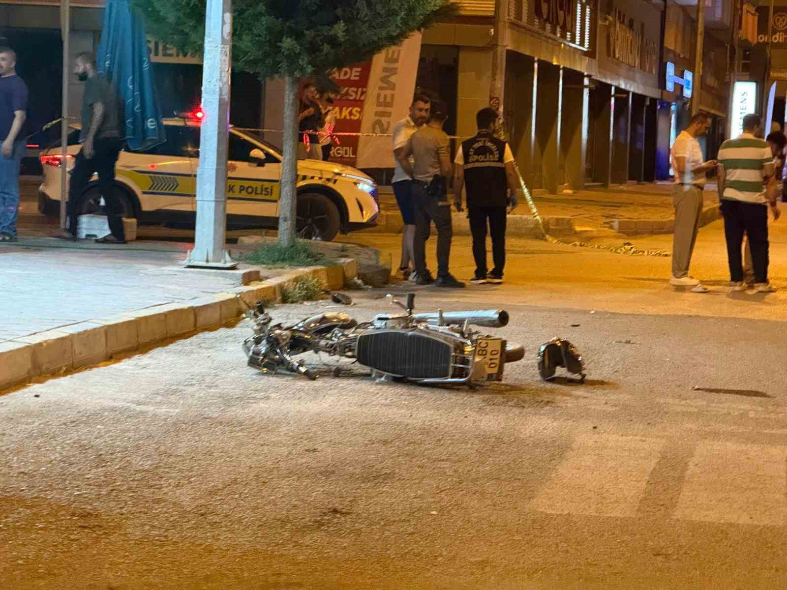 Iğdır’da motosiklet ile polis aracı çarpıştı: 2 ağır yaralı