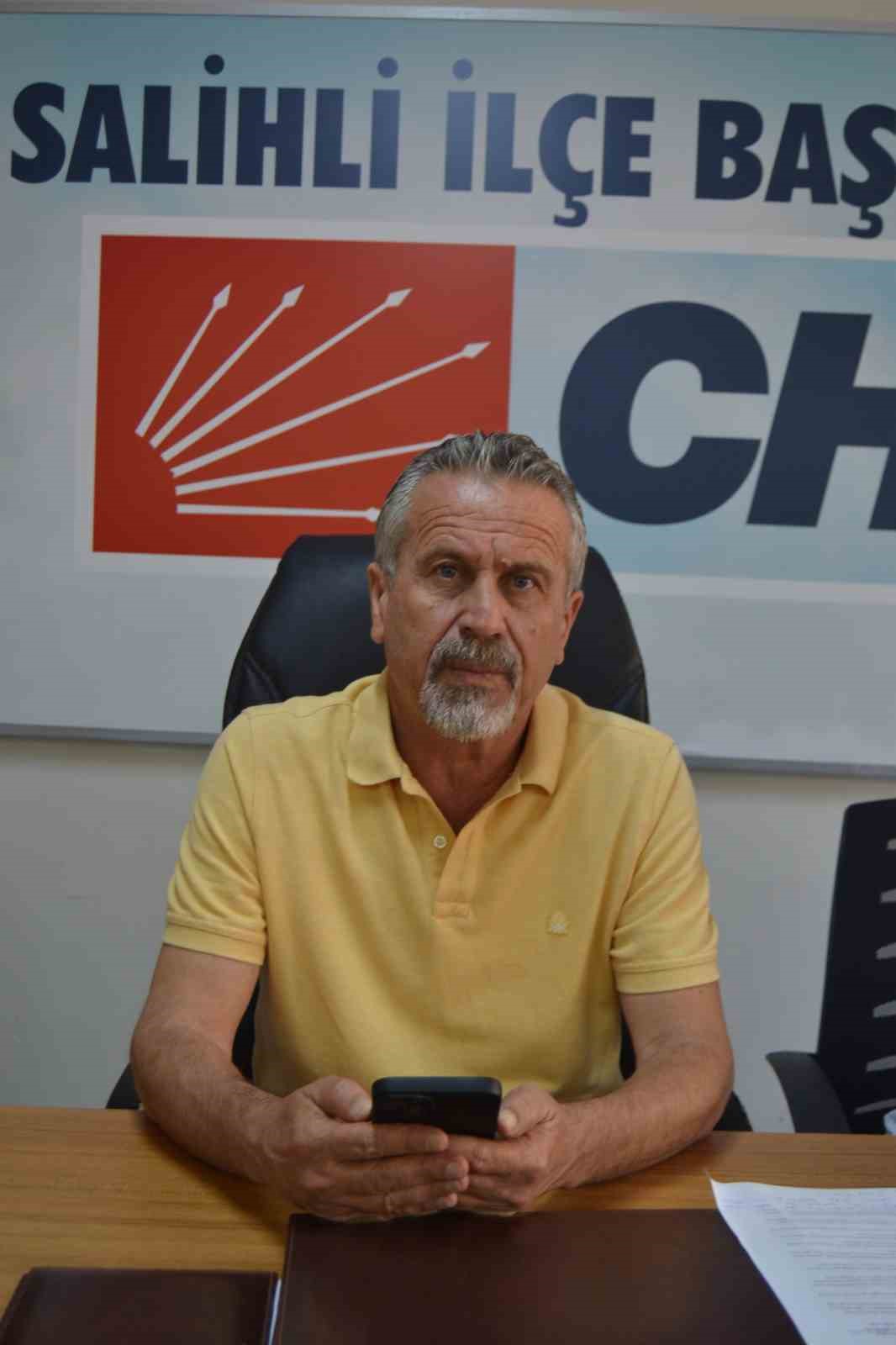 Salihli CHP’de istifa şoku: İlçe başkanı adaylıktan da çekilip istifa etti