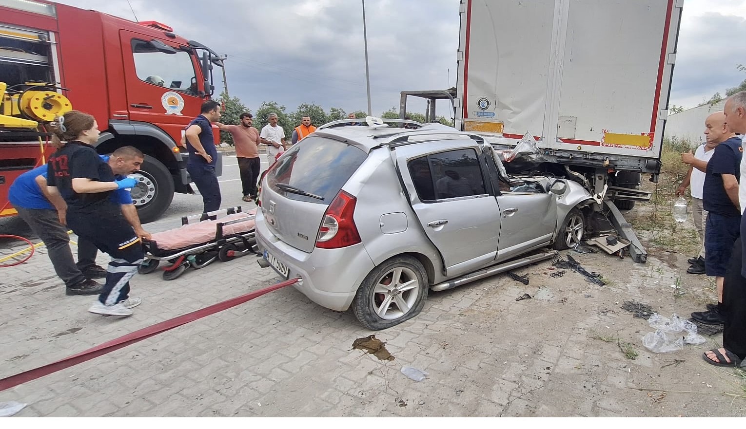 Samsun’da otomobil tırın altına girdi: 1 ölü, 3 yaralı
