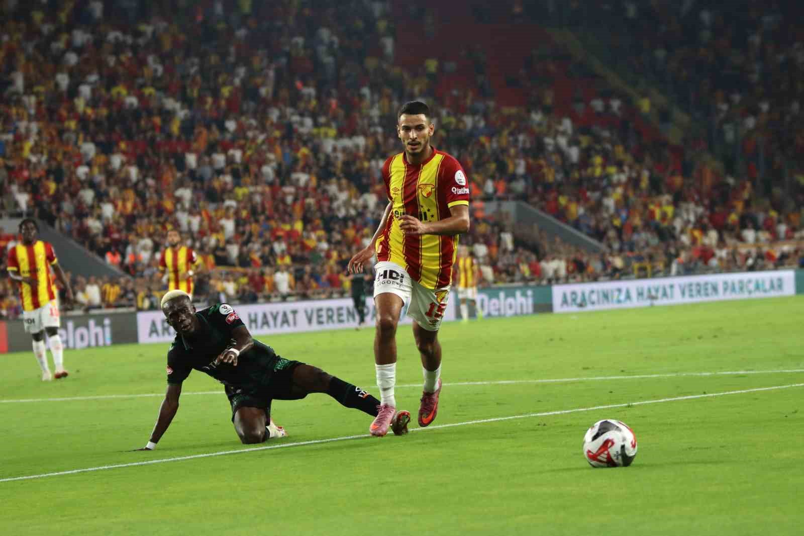Trendyol Süper Lig: Göztepe: 0 - Konyaspor: 0 (İlk yarı)