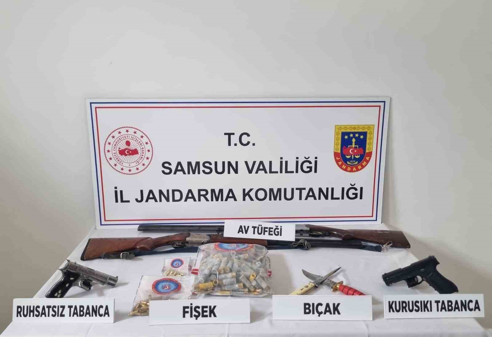 Samsun’da jandarmadan silah ve uyuşturucu operasyonları: 4 gözaltı
