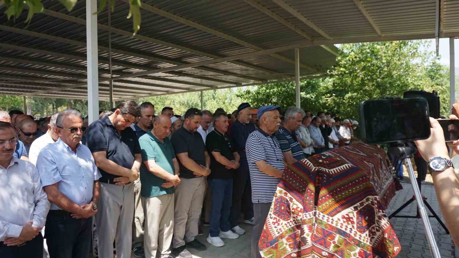 Eski AK Parti Muğla Milletvekili Ali Boğa, Fethiye’de son yolculuğuna uğurlandı