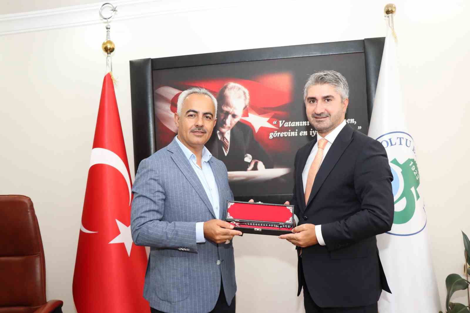 Bakan Yardımcısı Tarıkdaroğlu Oltu’da temaslarda bulundu
