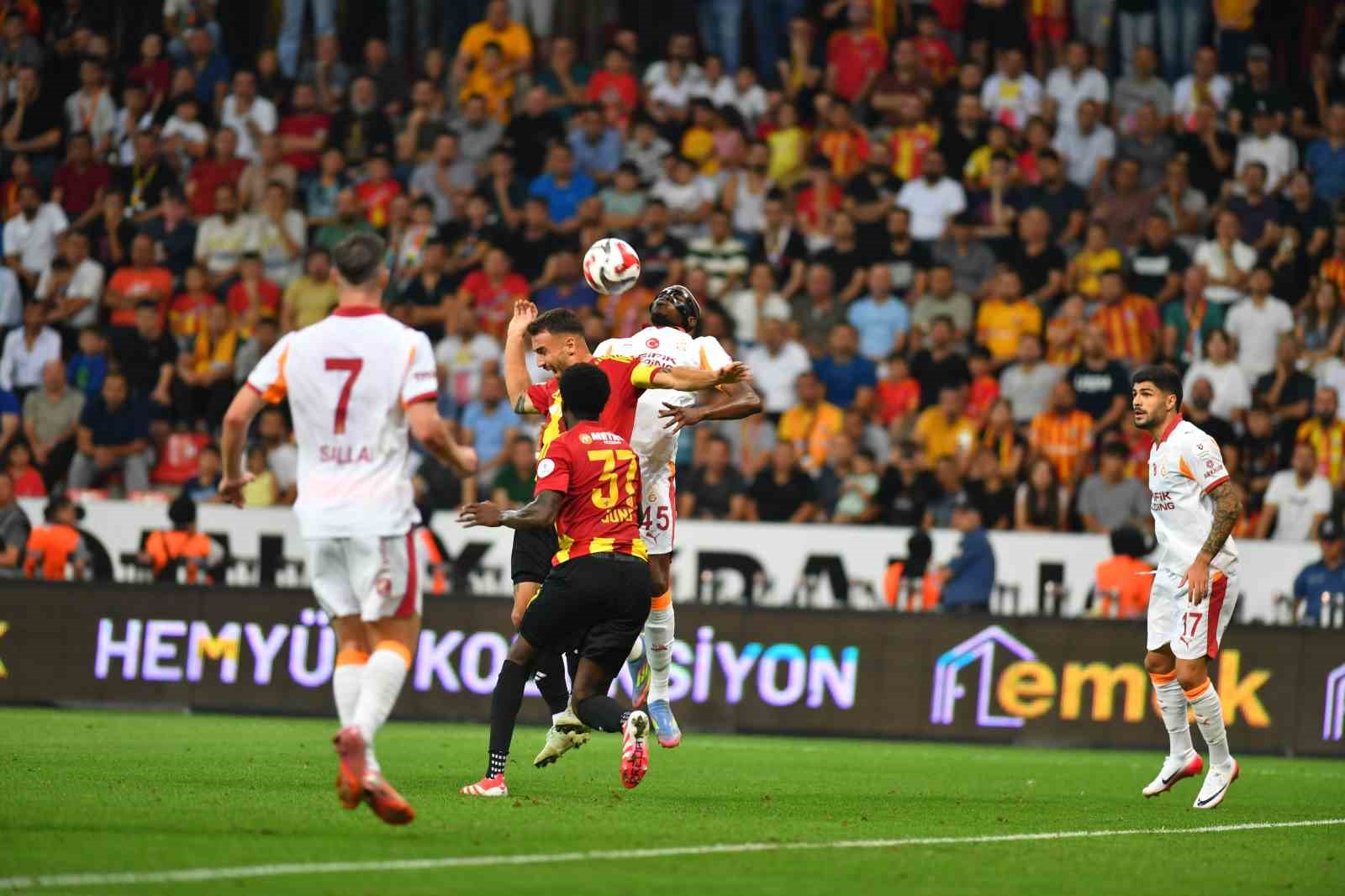 Trendyol Süper Lig: Kayserispor: 0 - Galatasaray: 1 (İlk yarı)