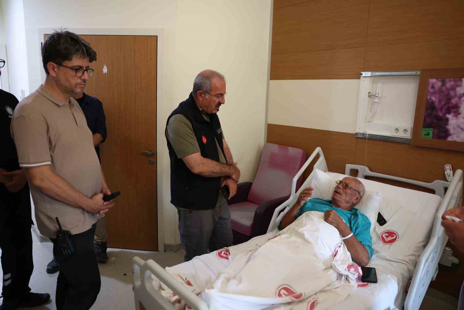 Çanakkale Valisi Toraman, devlet hastanesinde incelemelerde bulundu