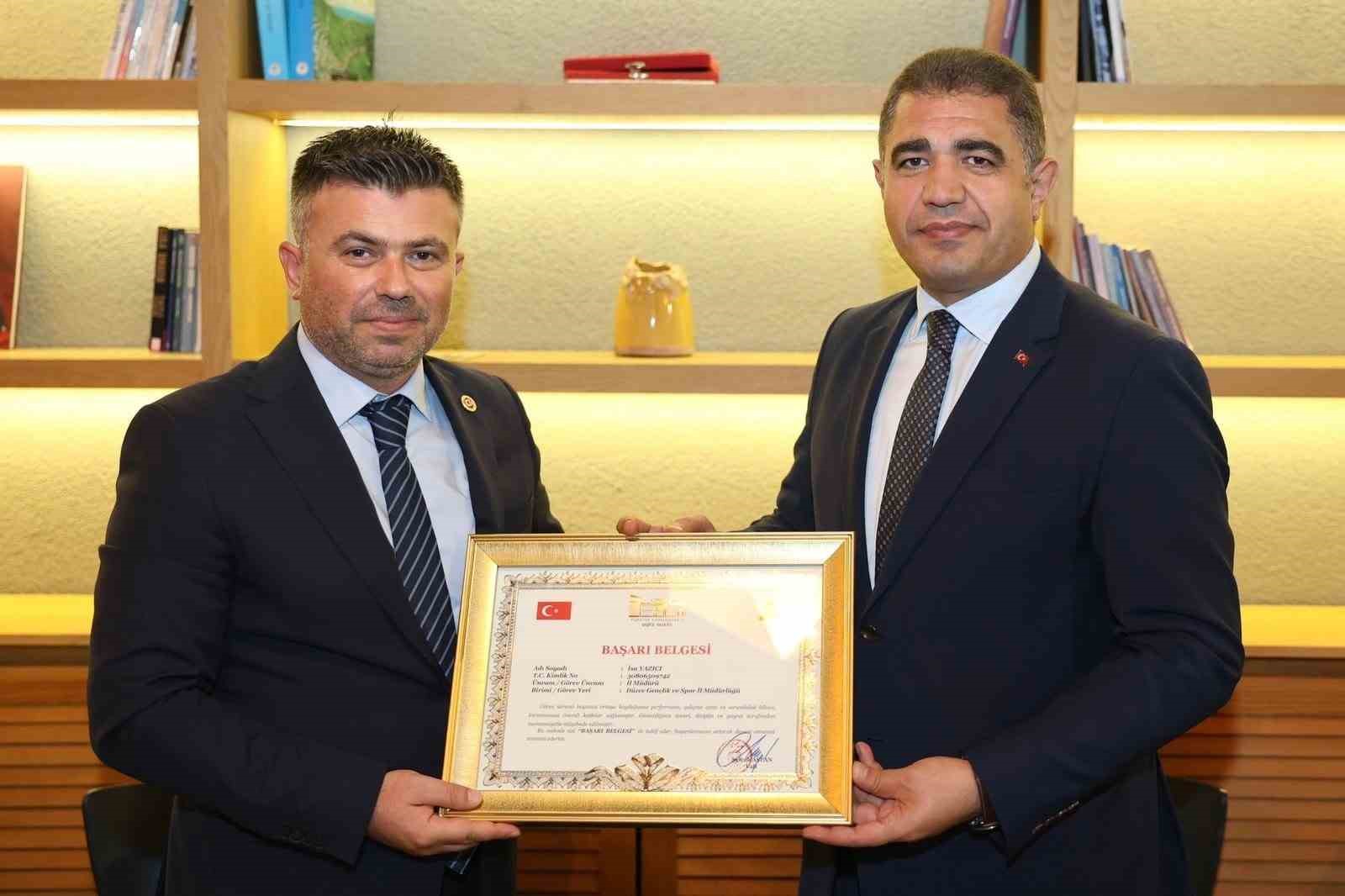 İl Müdürü İsa Yazıcı’ya veda yemeği
