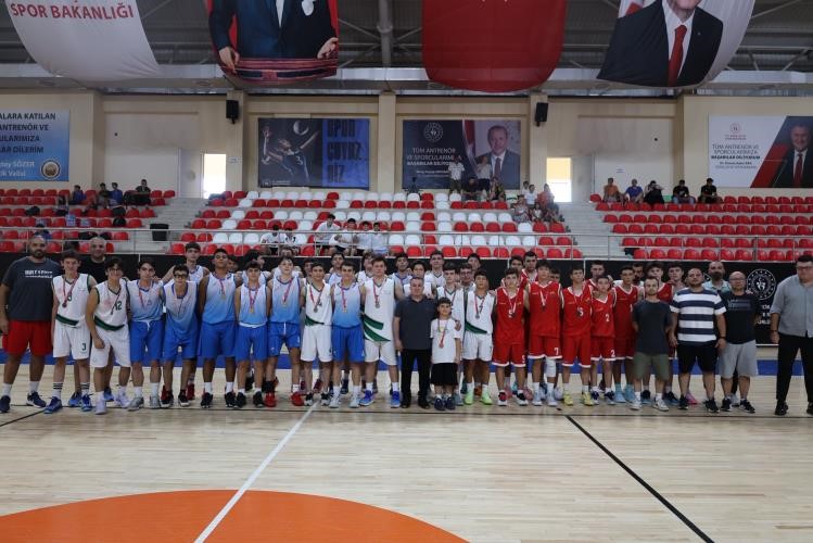 Anadolu Yıldızlar Ligi Basketbol Müsabakaları Bilecik’te başarıyla tamamlandı